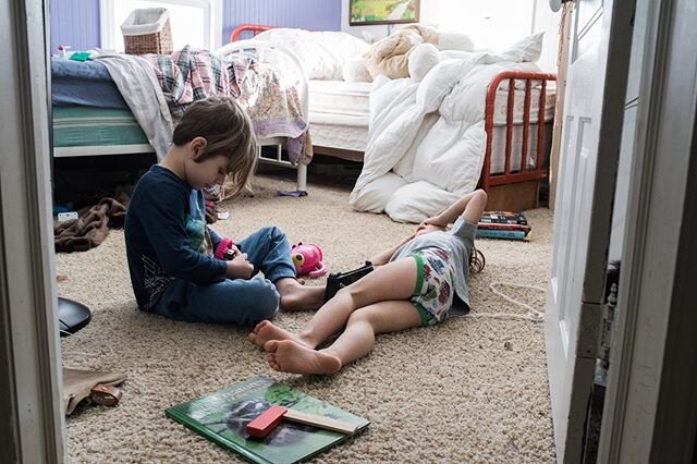 One Way to Spend Your COVID-Induced Homeschooling Days! As long as you're stuck home with your kiddos, why not do THIS fun activity that still honors the principle of social distancing?
.
In-home family photojournalism sessions would be perfectly sui